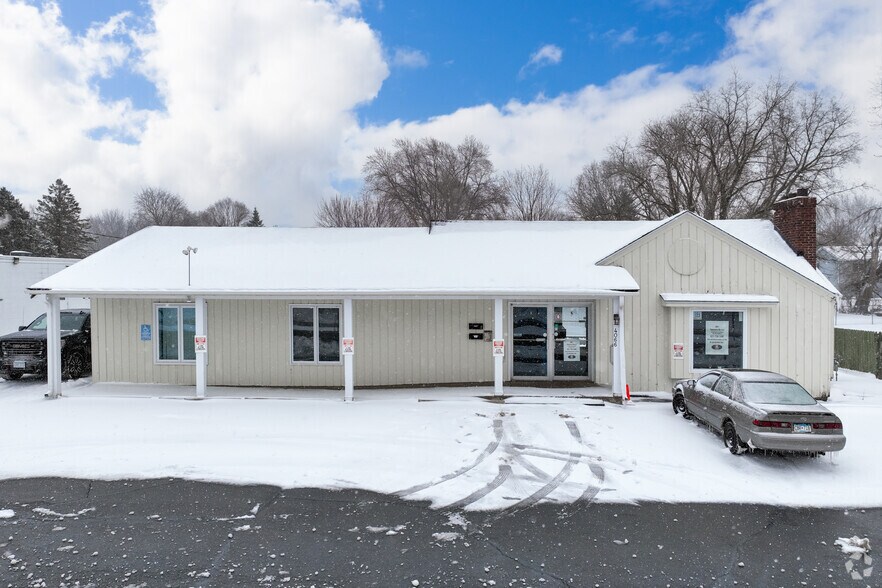 4070 White Bear Ave N, White Bear Lake, MN à vendre - Photo principale – Image 1 sur 16