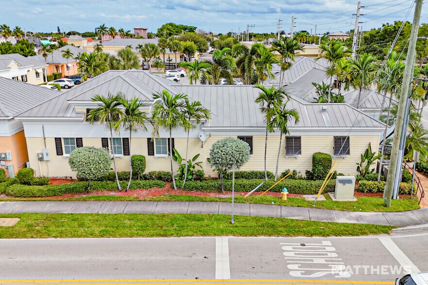 615 SE 10th St, Deerfield Beach, FL à vendre - Photo de l’immeuble – Image 2 sur 3