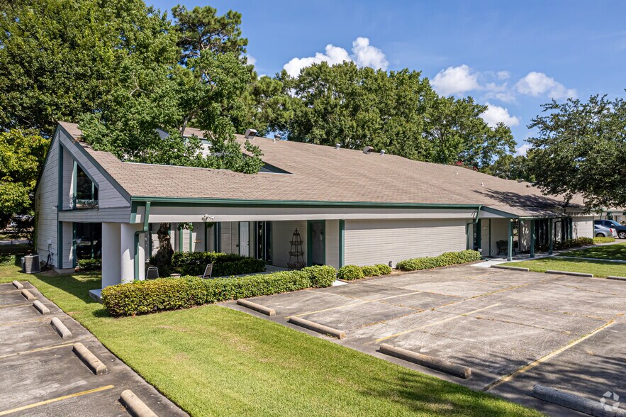 200 Mariners Plaza Dr, Mandeville, LA à louer - Photo principale – Image 2 sur 8