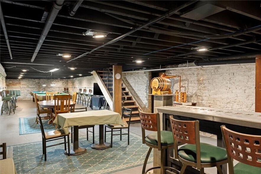 104-106 W Pearl St, Harrisonville, MO à vendre - Photo intérieure – Image 2 sur 14