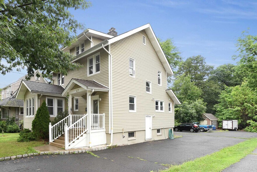 47 Spring St, Ramsey, NJ à vendre - Photo de l’immeuble – Image 2 sur 32
