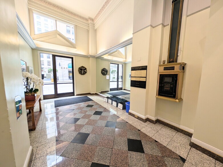 348-354 Pine St, San Francisco, CA à louer - Photo de l’immeuble – Image 3 sur 14