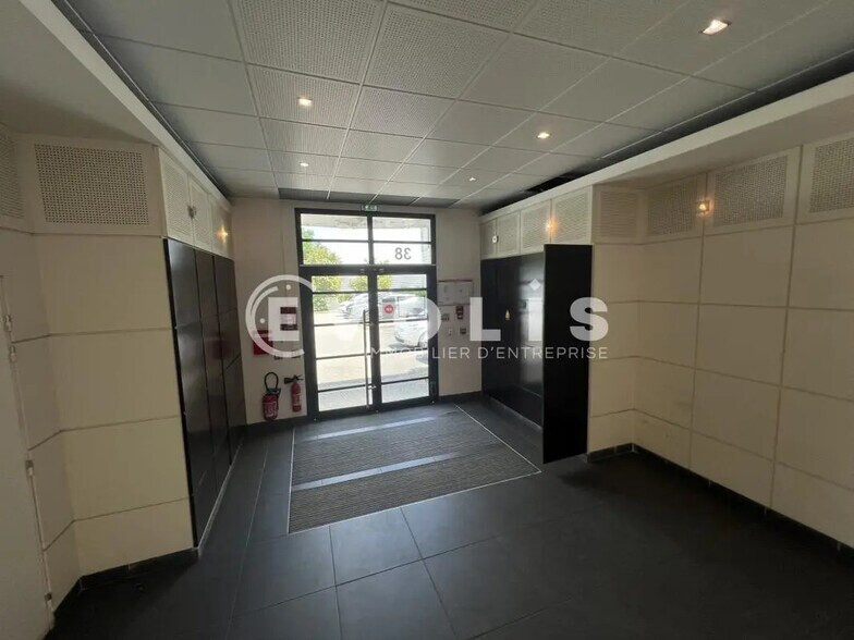 Bureau dans Créteil à louer - Photo de l’immeuble – Image 3 sur 15
