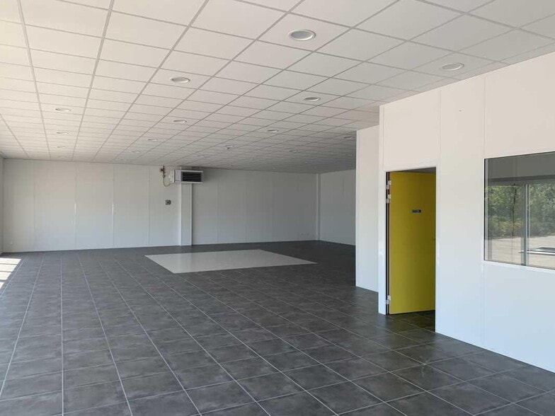 1653 Route De Strasbourg, Viriat à louer - Photo de l’immeuble – Image 3 sur 5