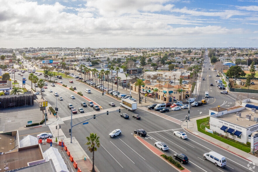 1775 Newport Blvd, Costa Mesa, CA à vendre - Aérien – Image 3 sur 4