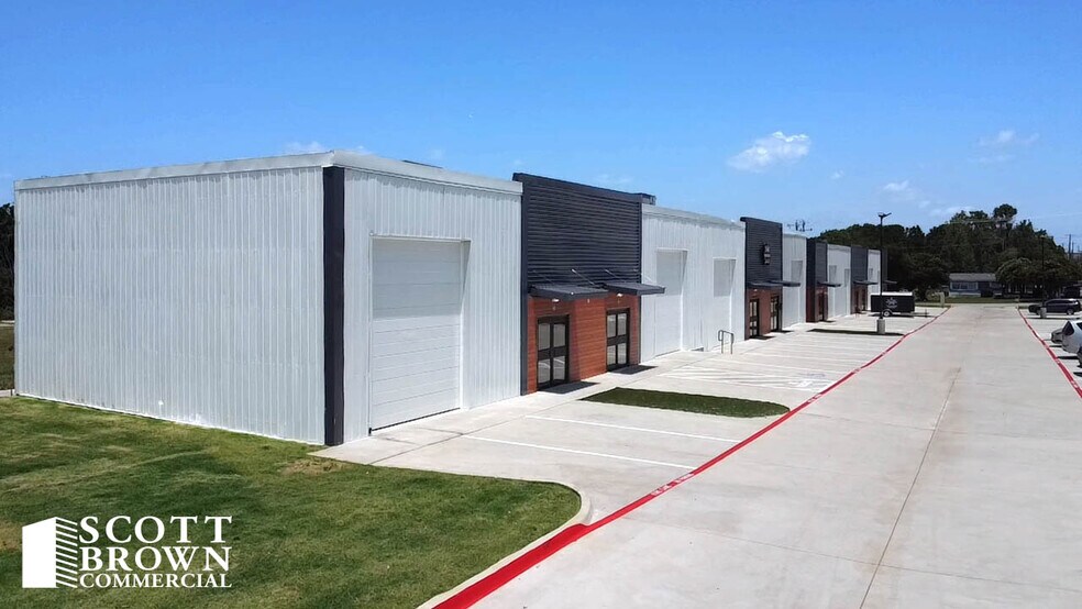 1651 Hill Ln, Little Elm, TX à louer - Photo de l’immeuble – Image 3 sur 10
