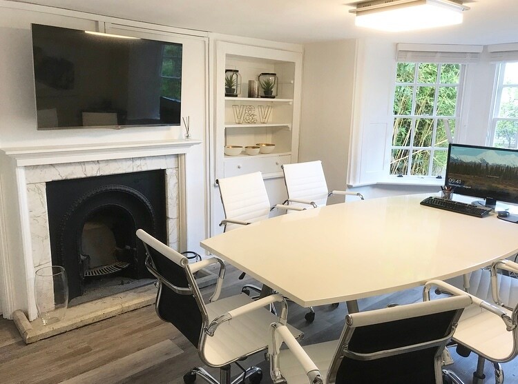 79A High St, Esher à louer - Photo de l’immeuble – Image 3 sur 13