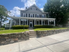14 Main St, Bedford Hills, NY à louer Photo intérieure– Image 1 sur 9