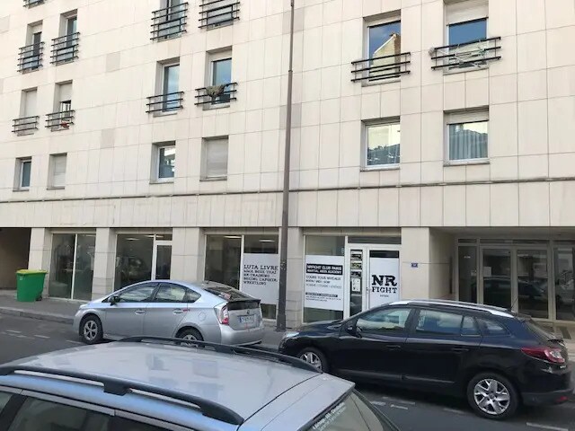 33 Rue Des Terres Au Curé, Paris à louer Photo de l’immeuble– Image 1 sur 7