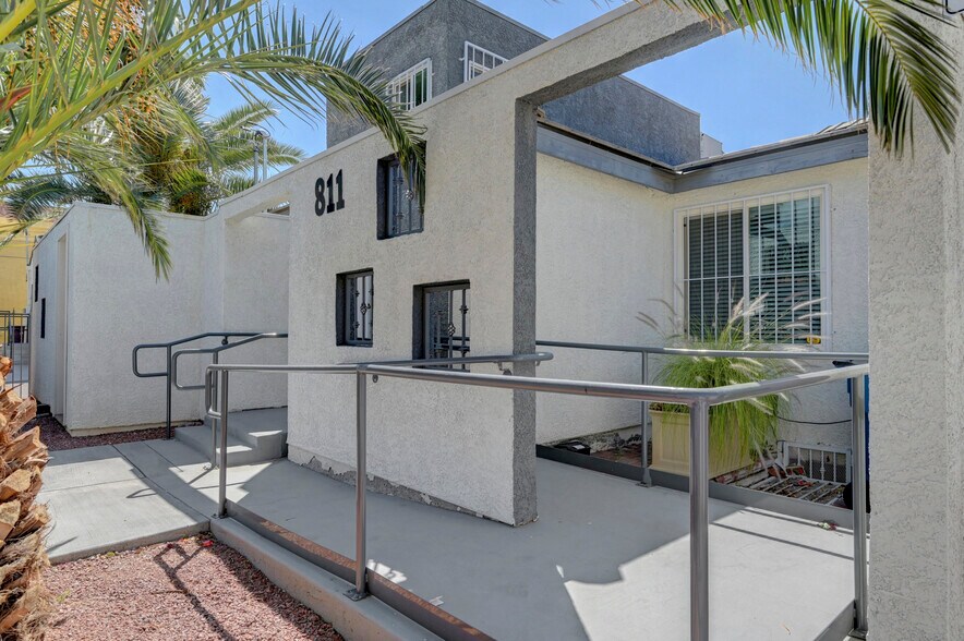 811 S 6th St, Las Vegas, NV à louer - Photo de l’immeuble – Image 3 sur 16
