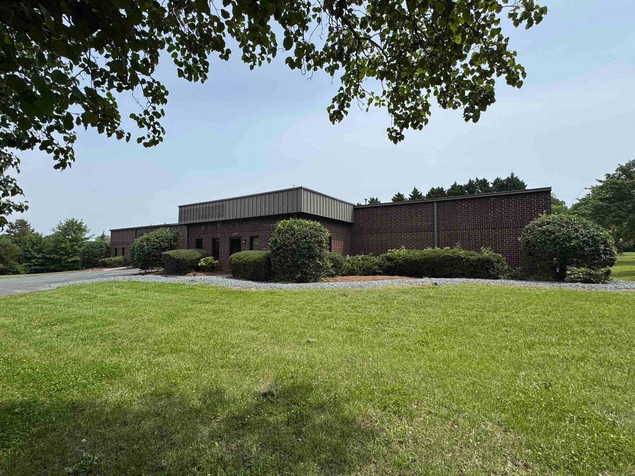 105 Corporate Blvd, Indian Trail, NC à vendre Photo de l’immeuble– Image 1 sur 17