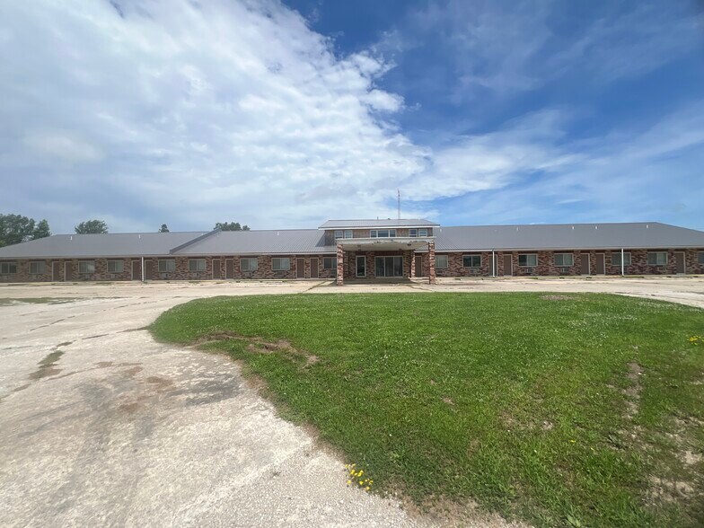 2010 E Main St, Lamoni, IA à vendre - Photo de l’immeuble – Image 2 sur 28