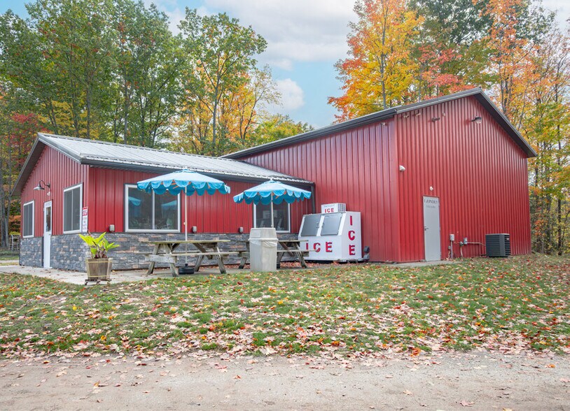 1573 N Wilson Rd, Mears, MI à vendre - Photo de l’immeuble – Image 2 sur 7