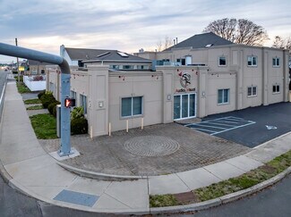 Plus de détails pour 620 W Montauk Hwy, Lindenhurst, NY - Bureau/Local commercial à louer