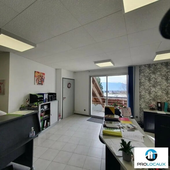 Local d'activités dans Voiron à vendre - Photo intérieure – Image 2 sur 12