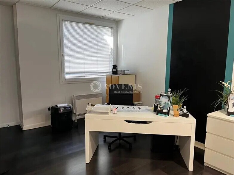 Bureau dans Saint-Avertin à louer - Photo de l’immeuble – Image 2 sur 5