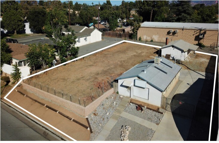 622 Elm Ave, Beaumont, CA à vendre - Photo de l’immeuble – Image 1 sur 16