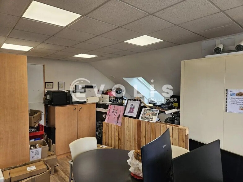 1 Rue De Terre Neuve, Les Ulis à louer - Photo de l’immeuble – Image 3 sur 8