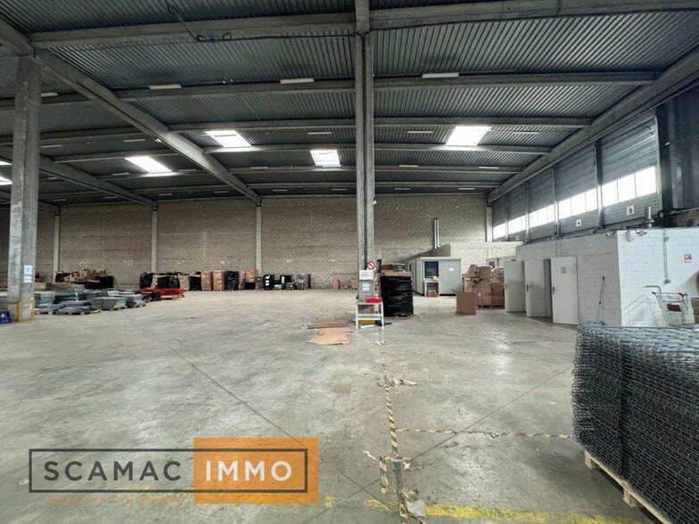 Industriel/Logistique dans Combs-la-Ville à louer - Photo de l’immeuble – Image 3 sur 13