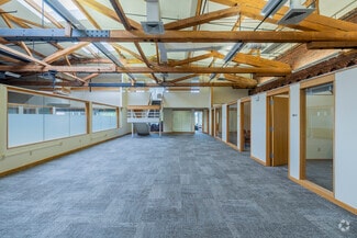 The Atrium Building - Local commercial