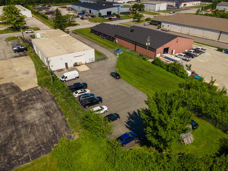 2845 Tobey Dr, Indianapolis, IN à vendre - Photo de l’immeuble – Image 3 sur 18