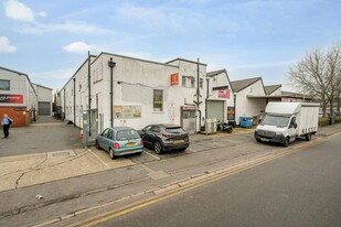 10 Greycaine Rd, Watford HRT - immobilier d'entreprise