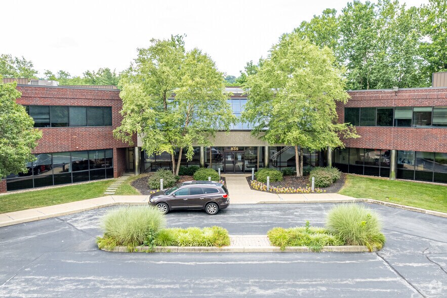 835 Springdale Dr, Exton, PA à louer - Photo de l’immeuble – Image 2 sur 7