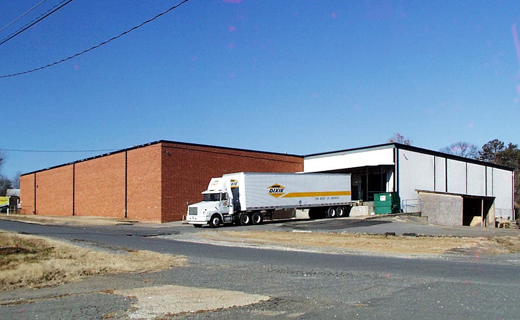 2222 Plastics Dr, Gastonia, NC à vendre Photo principale– Image 1 sur 2