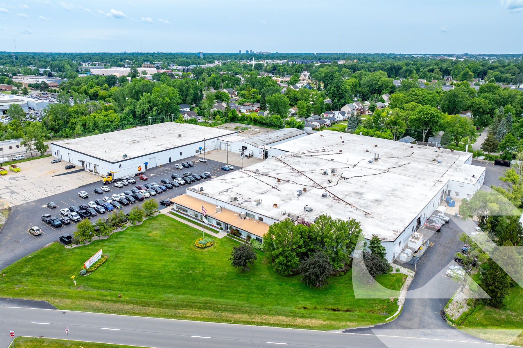 1955 Stephenson Hwy, Troy, MI à vendre Photo principale– Image 1 sur 8