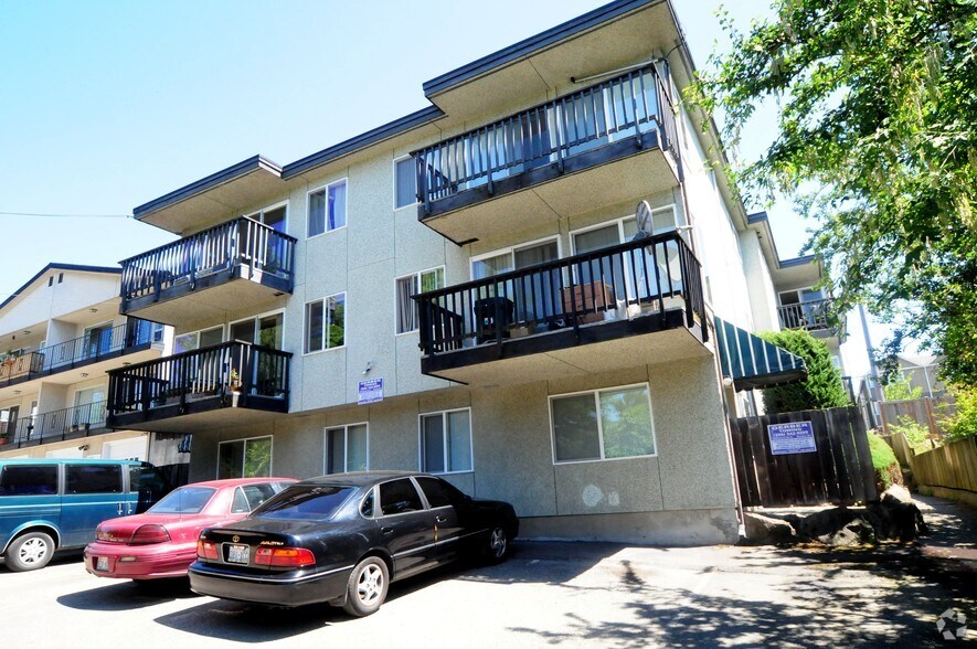 11023 Greenwood Ave N, Seattle, WA à vendre - Photo de l’immeuble – Image 1 sur 2