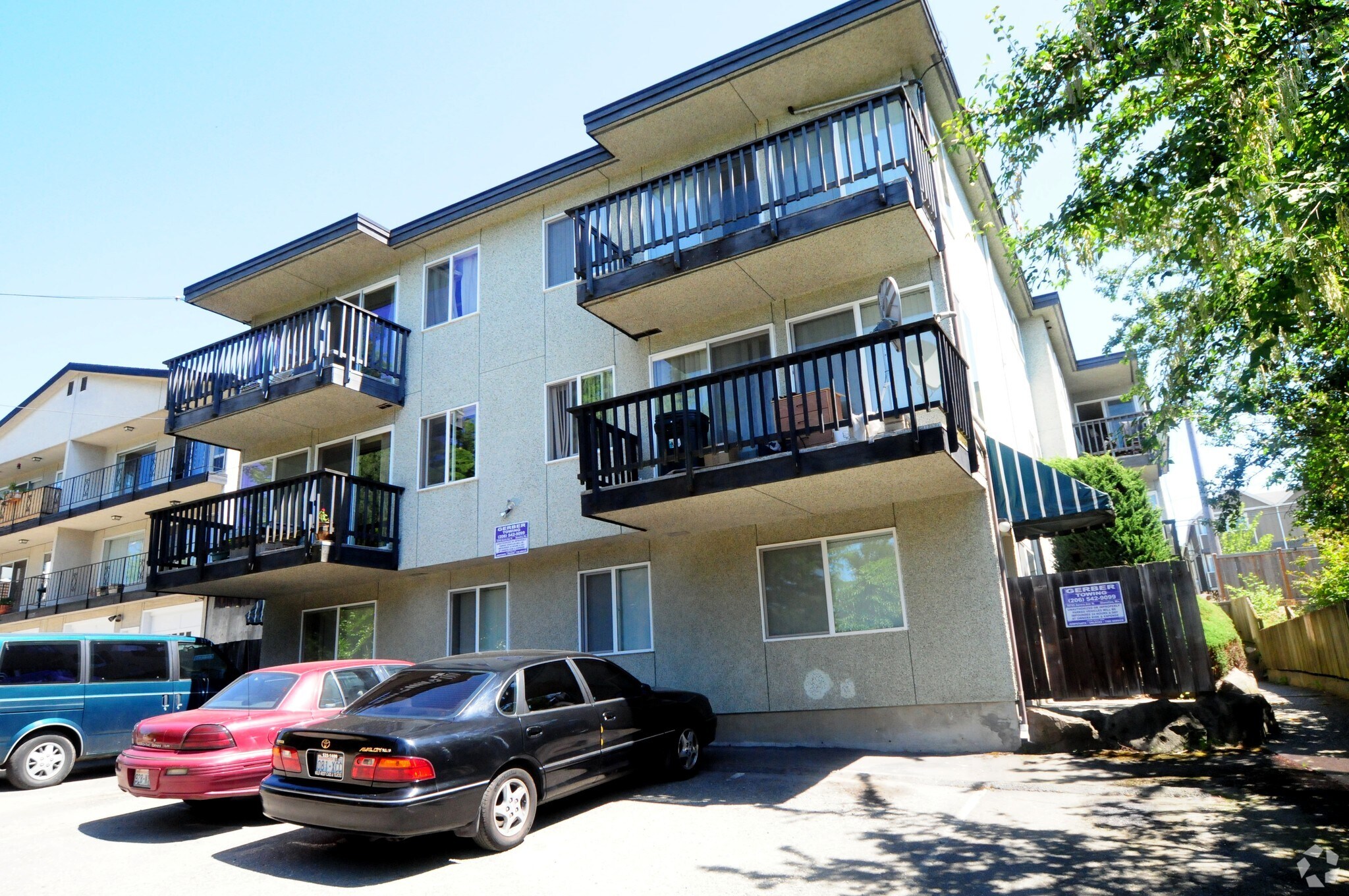 11023 Greenwood Ave N, Seattle, WA à vendre Photo de l’immeuble– Image 1 sur 3