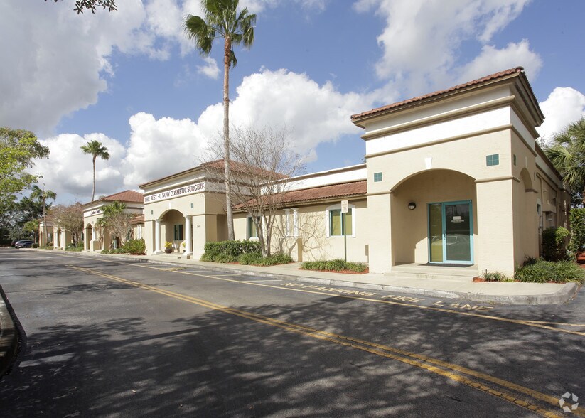 2665 Executive Park Dr, Weston, FL à vendre - Photo de l’immeuble – Image 3 sur 7