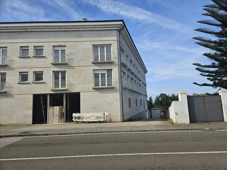 Local commercial dans Barreiros à vendre - Photo de l’immeuble – Image 2 sur 20