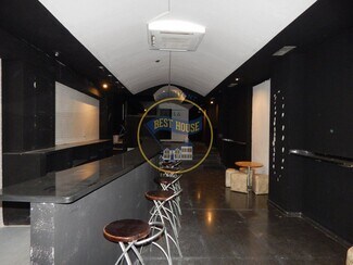 Plus de détails pour Local commercial à vendre