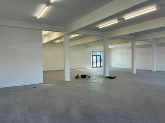 Plus de détails pour 2 New Mill Rd, Kilmarnock - Local commercial à louer