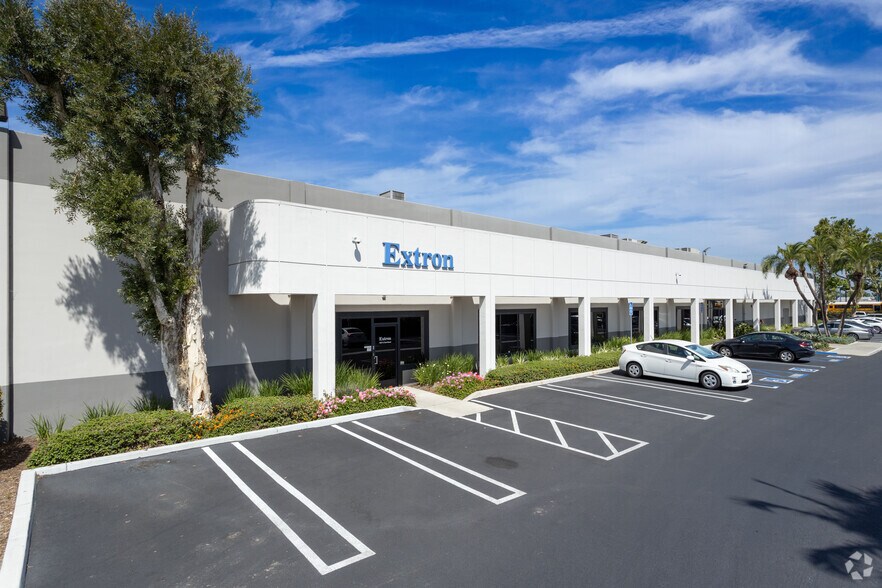 1045-1047 S East St, Anaheim, CA à louer - Photo principale – Image 1 sur 7