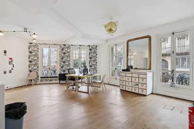 11 Rue De Châteaudun, Paris à louer Photo de l’immeuble– Image 1 sur 13