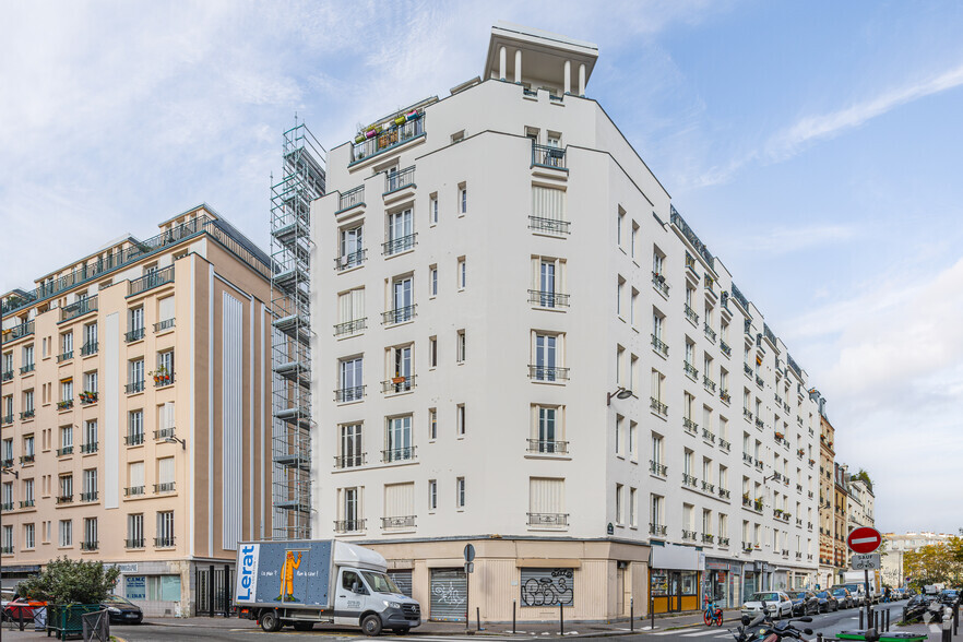 Immeuble residentiel dans Paris à vendre - Photo principale – Image 1 sur 34