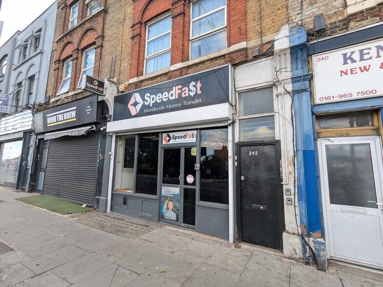 242 High St, Londres à louer - Photo de l’immeuble – Image 1 sur 9