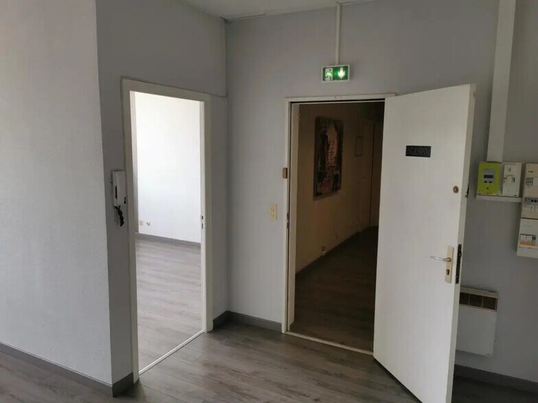 Bureau dans Mougins à louer - Photo de l’immeuble – Image 2 sur 6