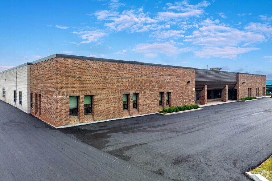 78 Steelcase Rd W, Markham, ON à louer - Photo principale – Image 1 sur 5
