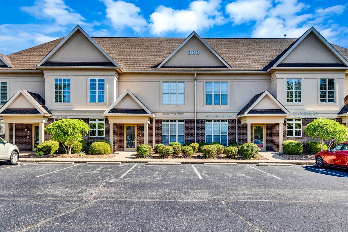 800 Stone Creek Pkwy, Louisville, KY à louer Photo principale– Image 1 sur 14