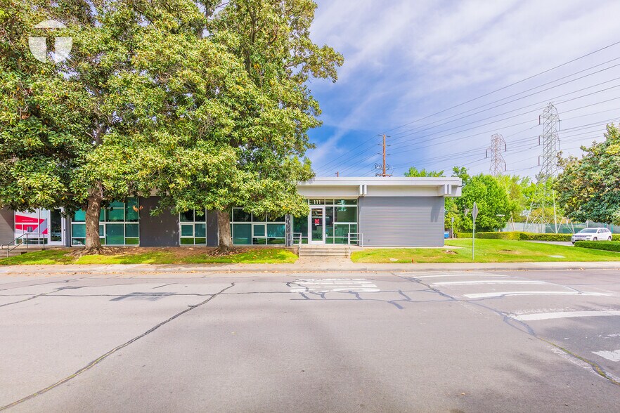 109 Scripps Dr, Sacramento, CA à vendre - Photo de l’immeuble – Image 2 sur 31