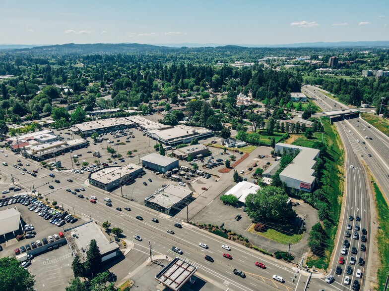 11847 SW Pacific Hwy, Tigard, OR à louer - Photo de l’immeuble – Image 3 sur 9