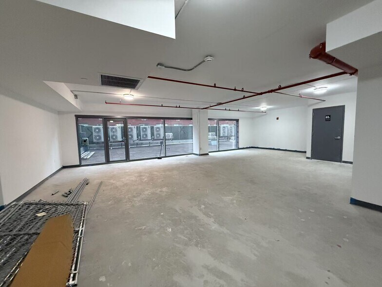 13680 41st Ave, Flushing, NY à louer - Photo de l’immeuble – Image 2 sur 8