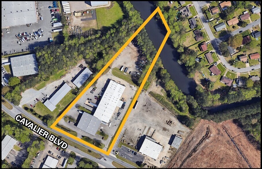 925 Cavalier Blvd, Chesapeake, VA à louer - Photo de l’immeuble – Image 2 sur 5