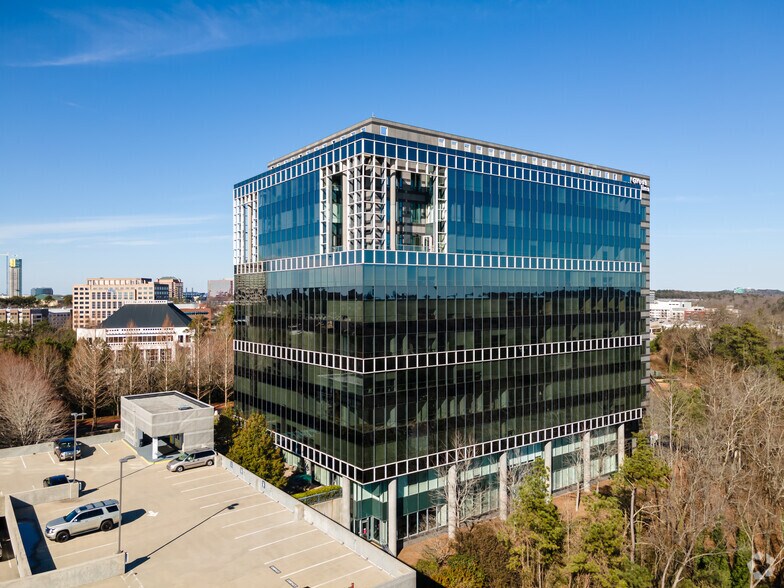 3330 Cumberland Blvd, Atlanta, GA à louer - Photo de l’immeuble – Image 2 sur 5