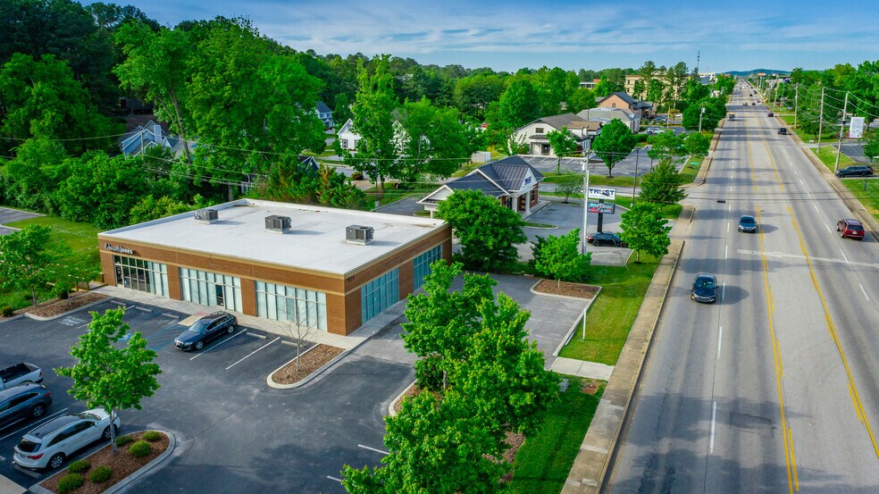 1525 Gunbarrel, Chattanooga, TN à louer - Photo principale – Image 1 sur 13