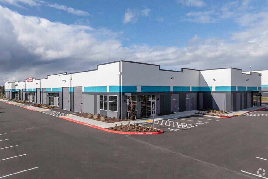 5640 NE Wagon Dr, Hillsboro, OR à louer - Photo principale – Image 1 sur 7