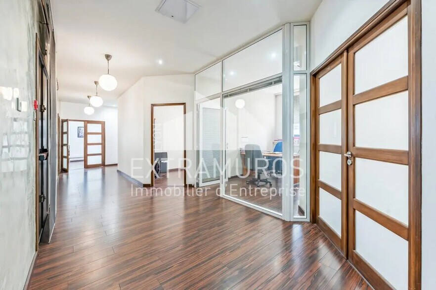 Bureau dans Lyon à vendre - Photo de l’immeuble – Image 2 sur 8